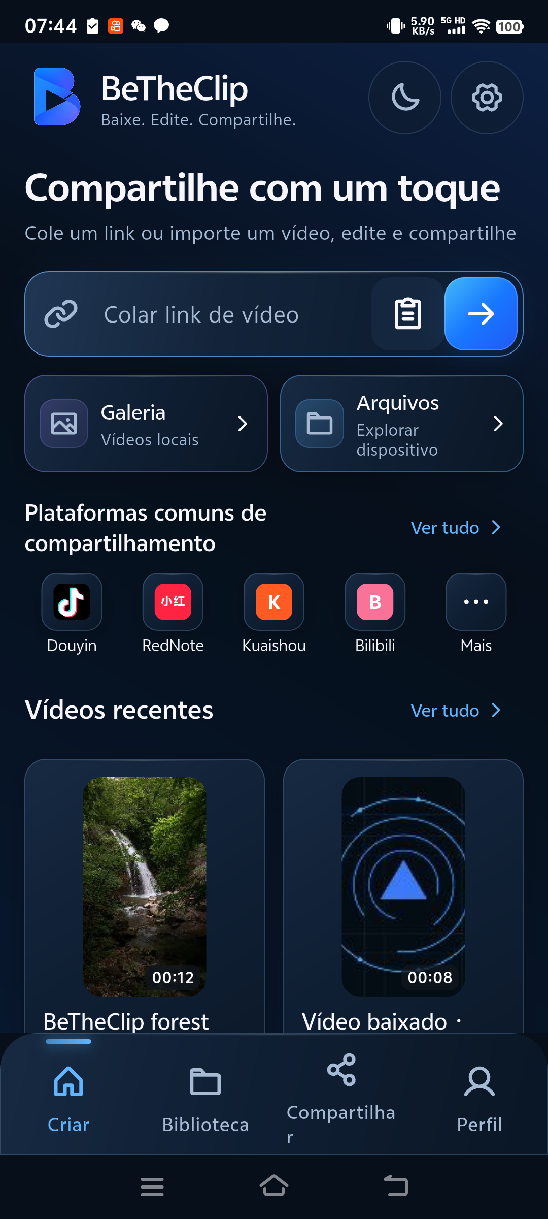 Importe um link ou um vídeo local